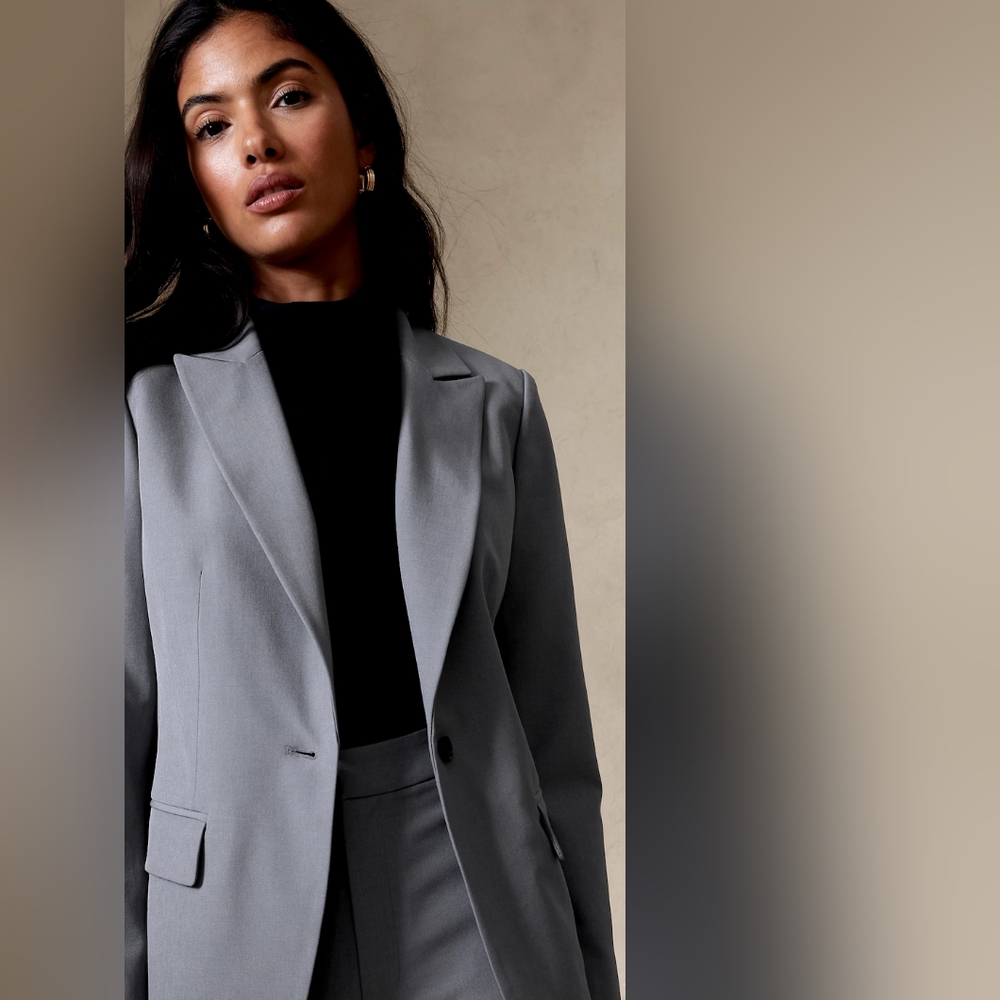 NWT Banana Republic Factory Sculpted Suit Blazer Size 10 Grey w/White Stripe